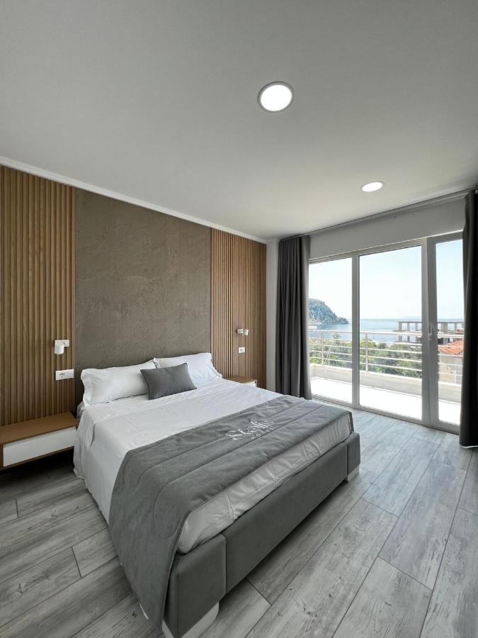 Hotel Stolis Himare Bagian luar foto