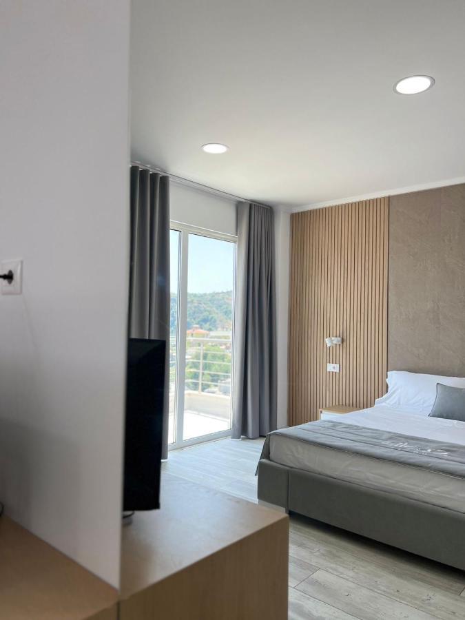 Hotel Stolis Himare Bagian luar foto