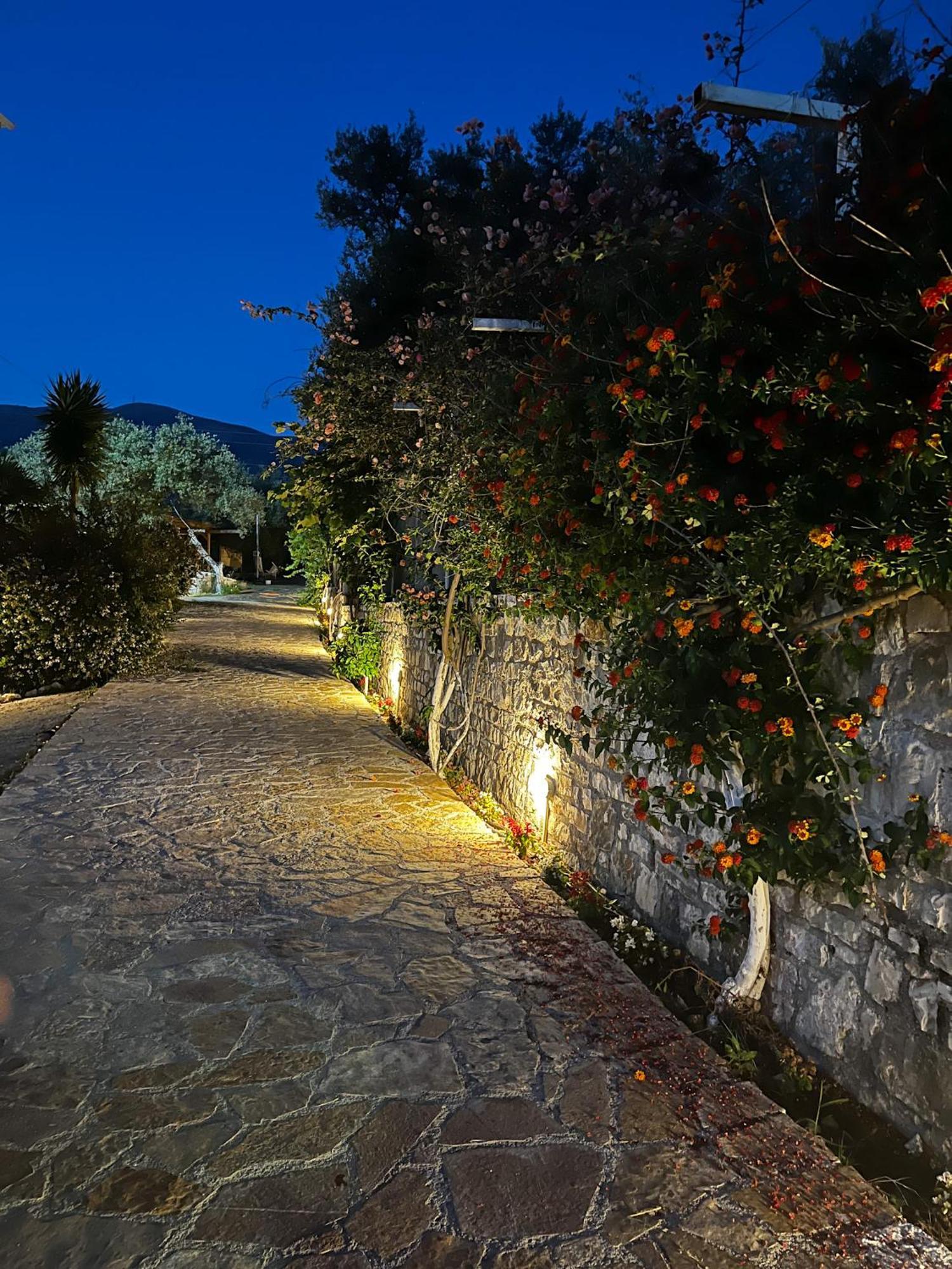Hotel Stolis Himare Bagian luar foto