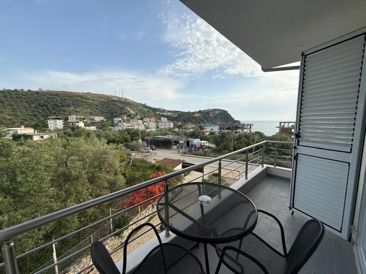 Hotel Stolis Himare Bagian luar foto