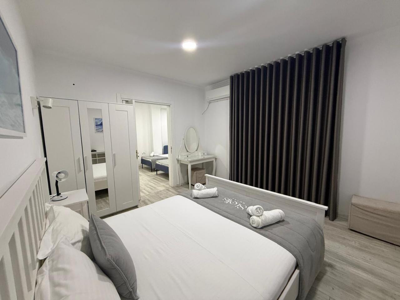 Hotel Stolis Himare Bagian luar foto