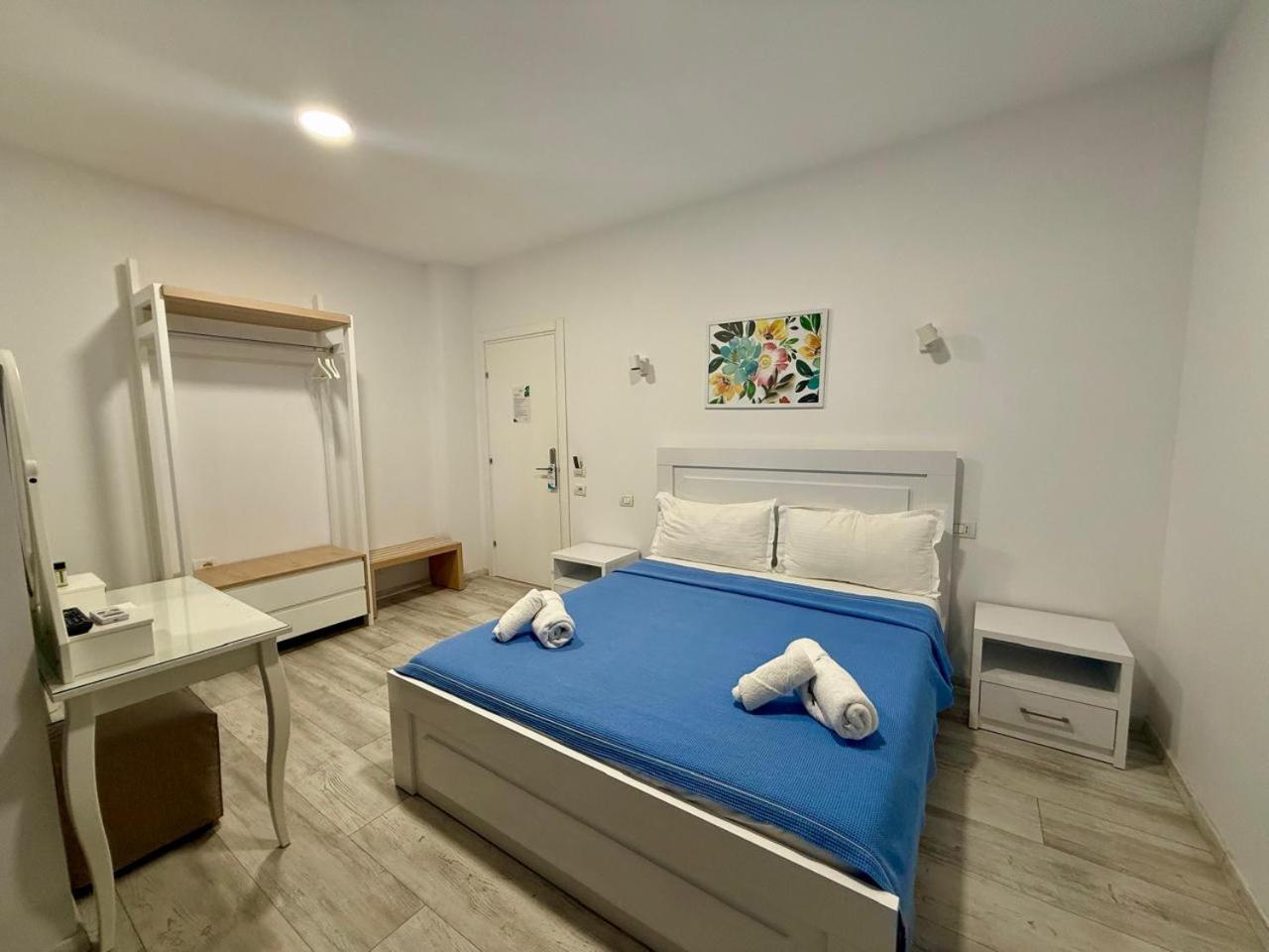 Hotel Stolis Himare Bagian luar foto