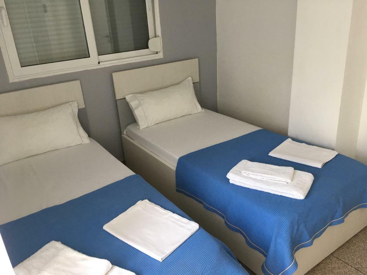 Hotel Stolis Himare Bagian luar foto