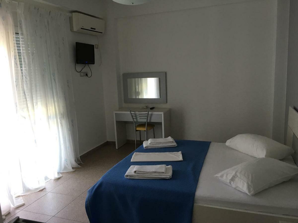 Hotel Stolis Himare Bagian luar foto