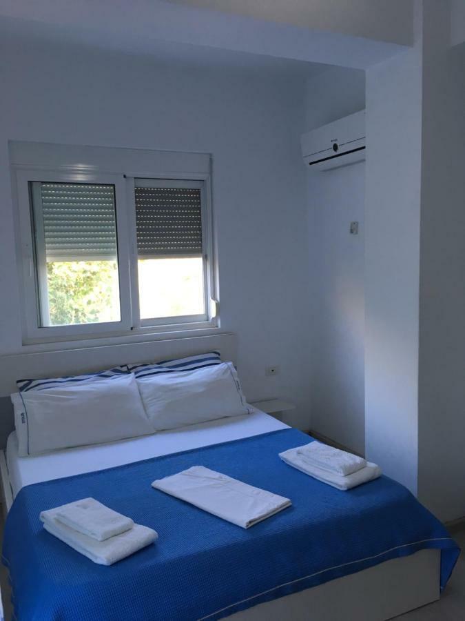 Hotel Stolis Himare Bagian luar foto